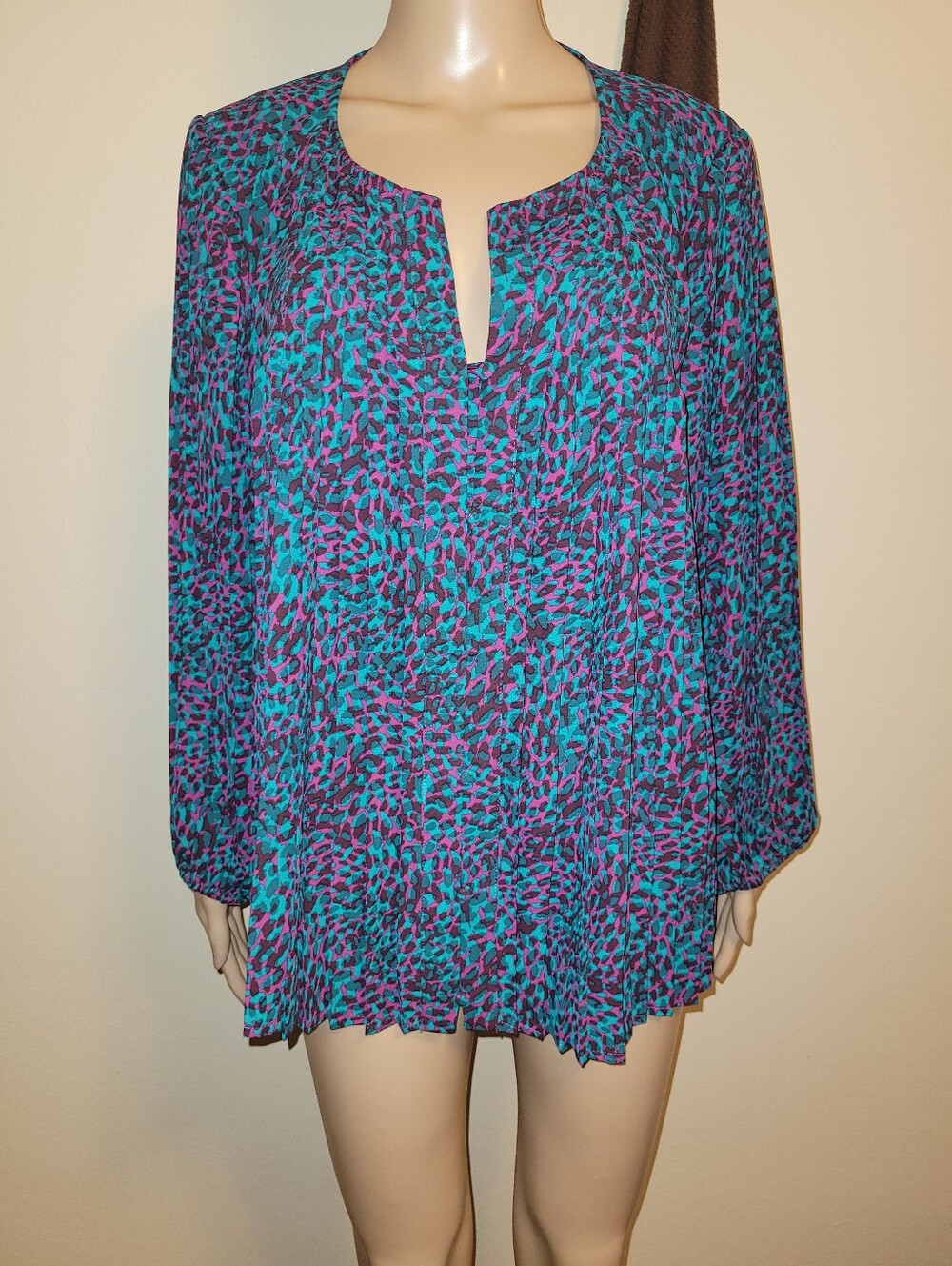Nine West Brand, Teal & Fuchia Button Front Pleated Blouse.  Size 2X